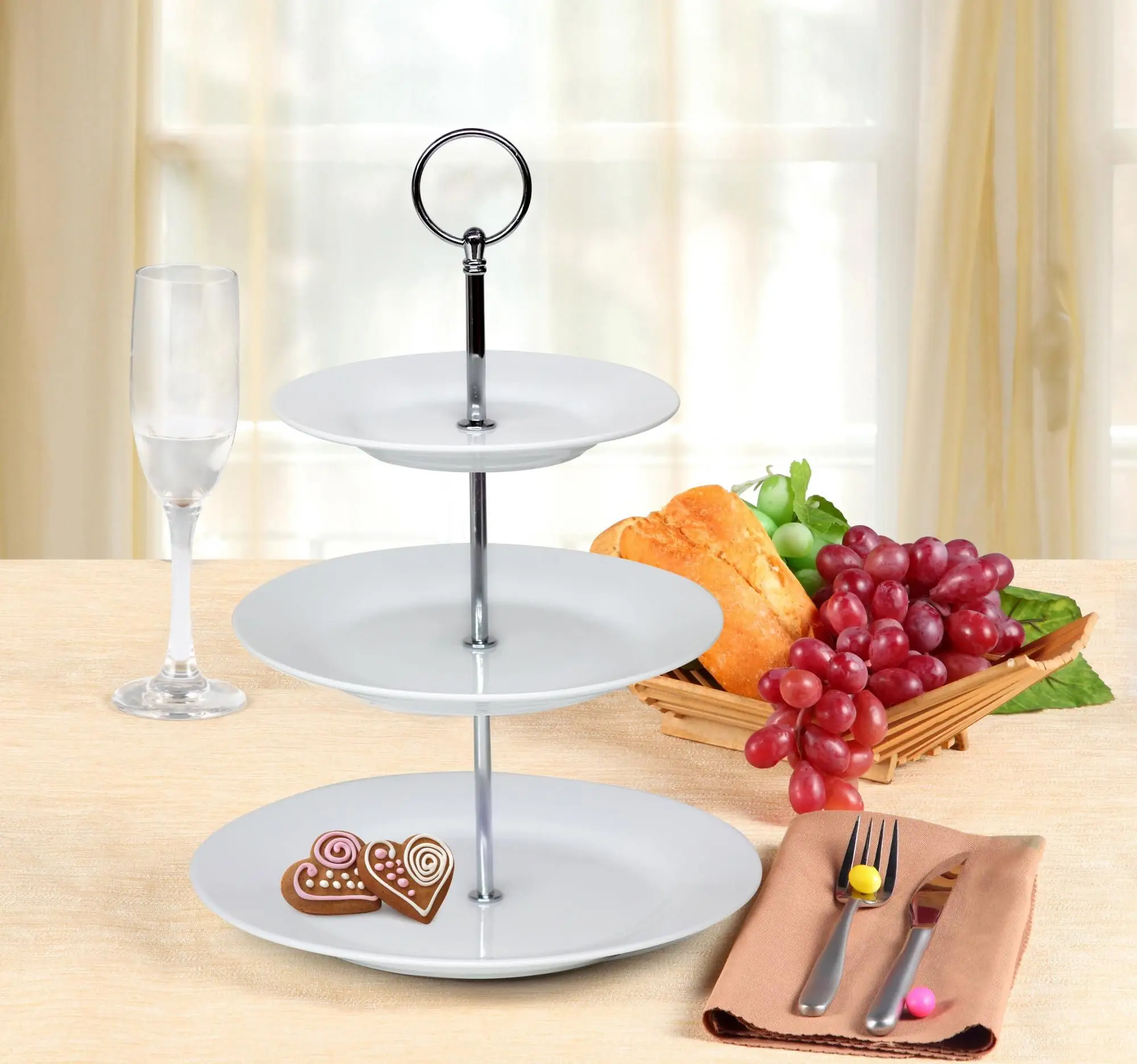 Podnos na koláče porcelánový 3-poschodia 2 Podnos na koláče porcelánový 3-poschodia – Obrázok 2